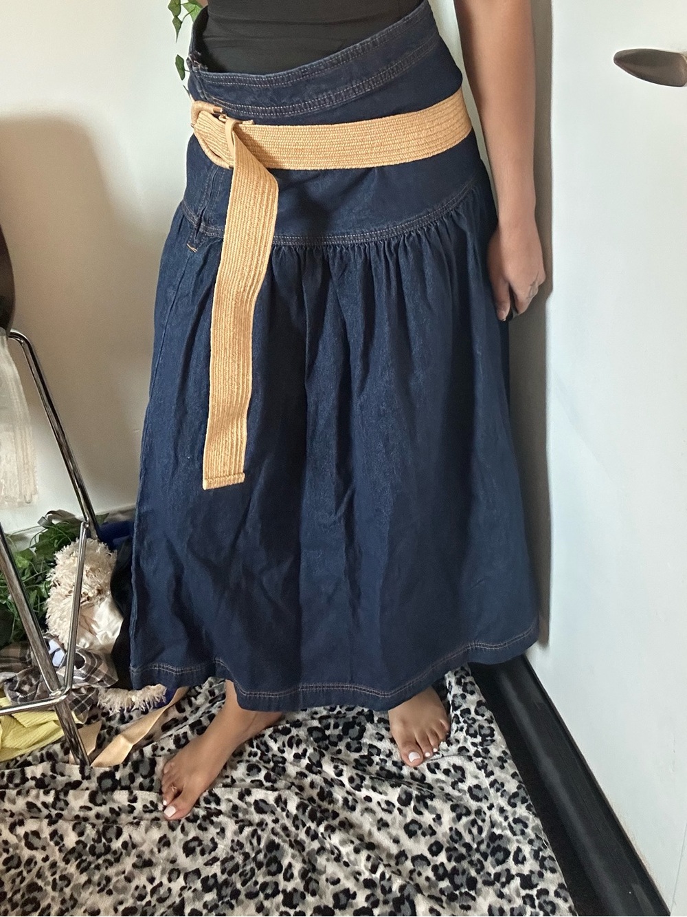 (NEW WITH TAGS) 🏷️ Denim&Co Navy Blue Maco Denim Skirt with Tan Woven Belt